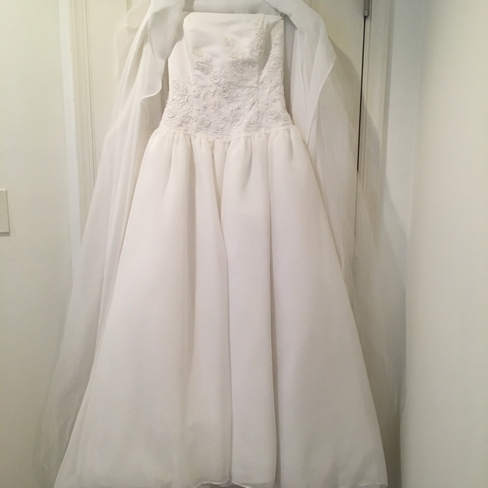 Wedding dress